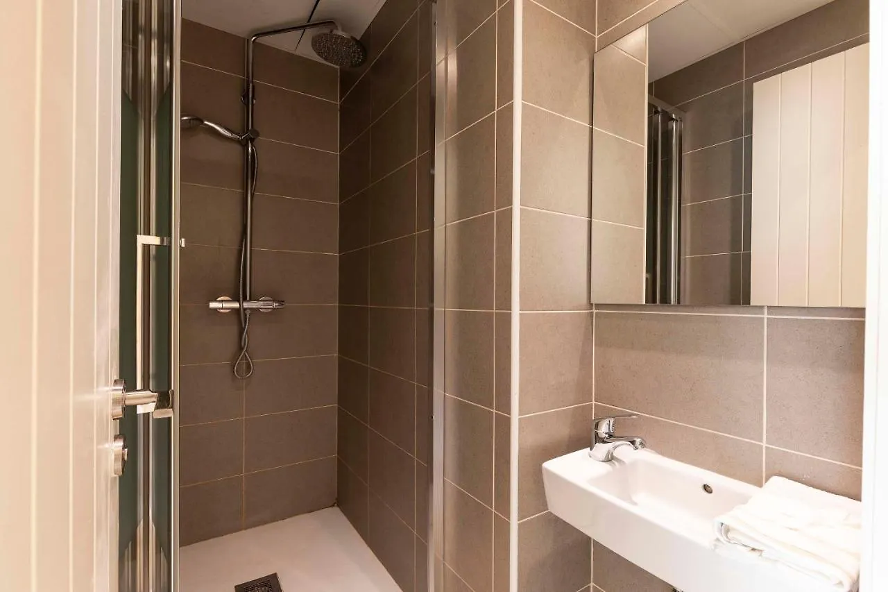 Chic Gran Via Apartment Barcelona