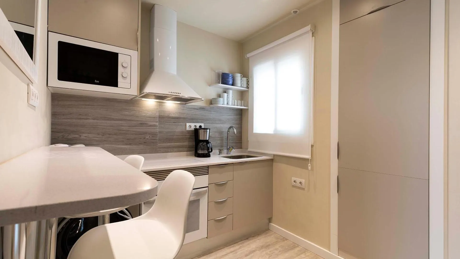 Chic Gran Via Apartment Barcelona