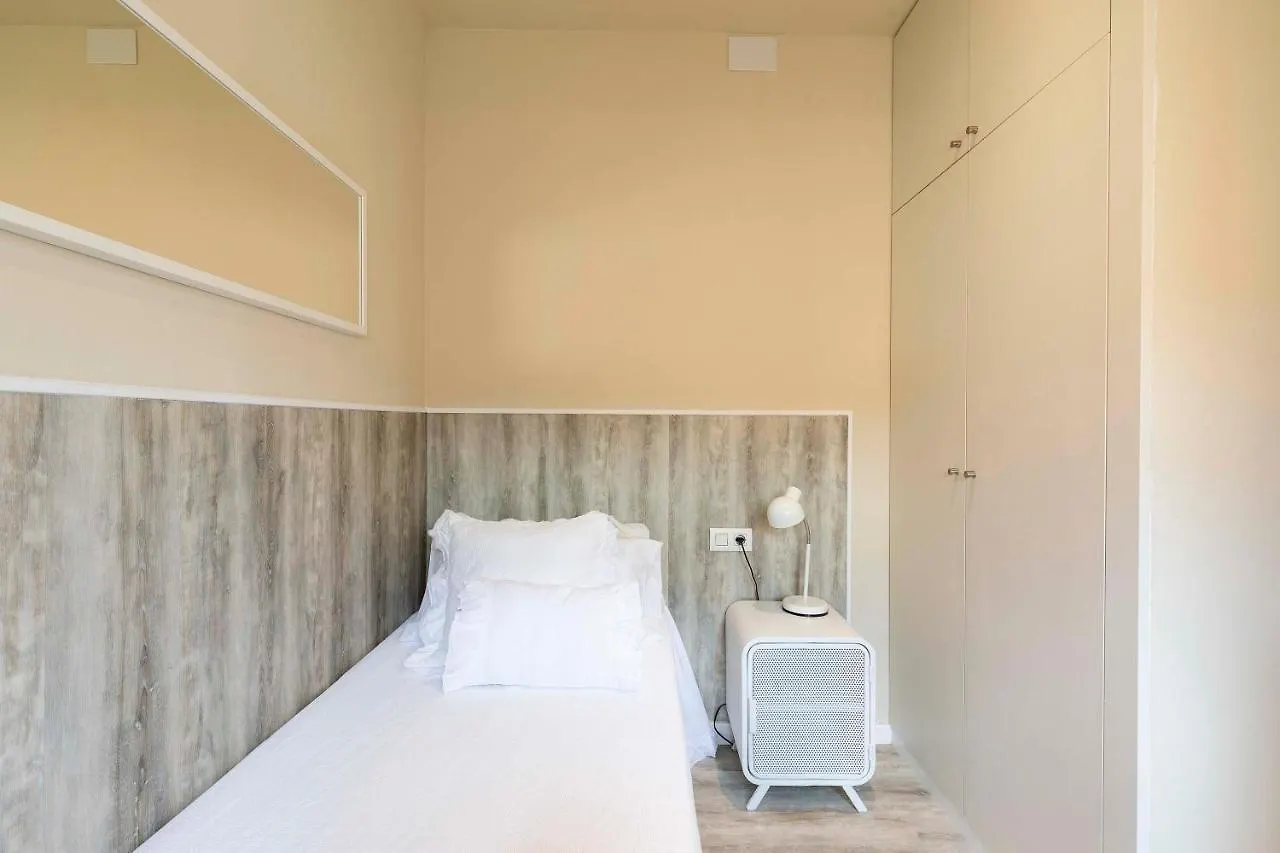 Chic Gran Via Apartment Barcelona 0*,