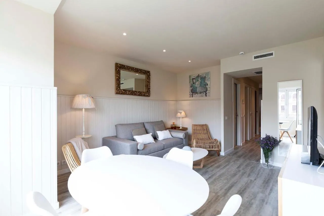 Chic Gran Via Apartment Barcelona Spain